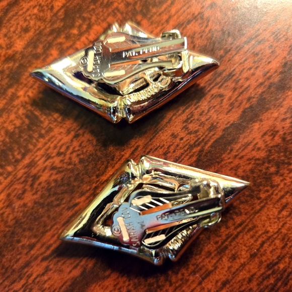 2 Pair Vintage Clip On Earrings, Rhinestone, White Lucite - Picture 9 of 16